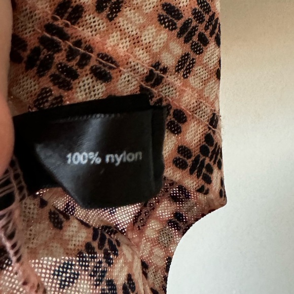 EUC The Limited Ruffle Detail V-Neck Too - Picture 5 of 6